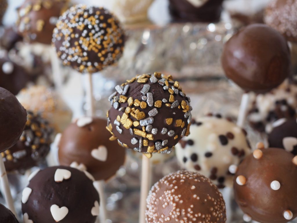 How to make healthy Vegan Chocolate Date balls