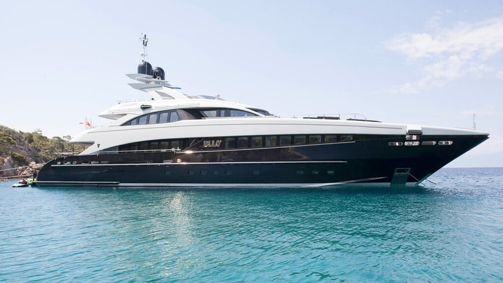 Luxury yacht Charter in Dubai